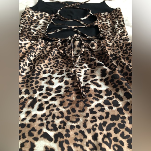 Women’s Garage Satin Cheetah 🐆 Print Lace Up Back Bodycon Dress - Picture 7 of 14